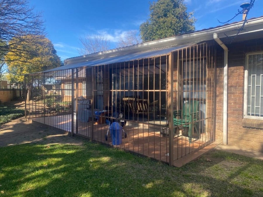 5 Bedroom Property for Sale in Ladybrand Free State